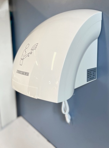 Электросушитель для рук VIENTA белый, 1,8 кВт  22х21х24