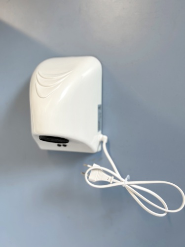 Электросушитель для рук VIENTA белый, 0,6 кВт 21,5х14х16